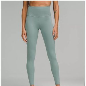 Winder Under size 6 Lulu Lemon Legging “Misty Glade”